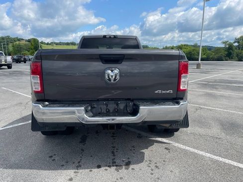 Used 2024 RAM 3500 Tradesman w/ Chrome Appearance Group AWD/4WD image 4