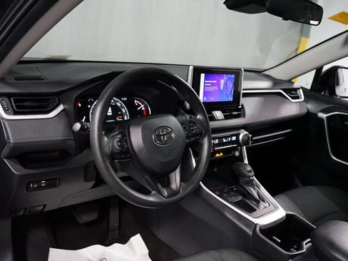 Used 2025 Toyota RAV4 XLE FWD image 11