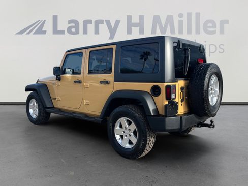 Used 2013 Jeep Wrangler Unlimited Sport image 3