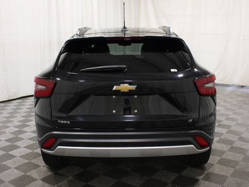 Used 2024 Chevrolet Trax LT w/ Driver Confidence Package FWD image 30