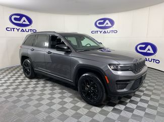 Used 2024 Jeep Grand Cherokee Altitude RWD video 1