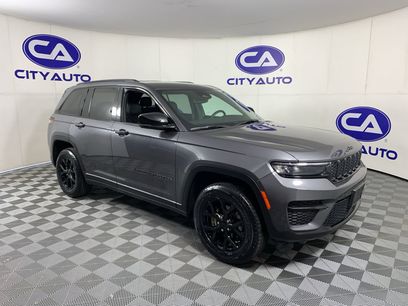 Used 2024 Jeep Grand Cherokee Altitude
