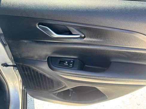 Used 2023 Jeep Grand Cherokee Altitude AWD/4WD image 17