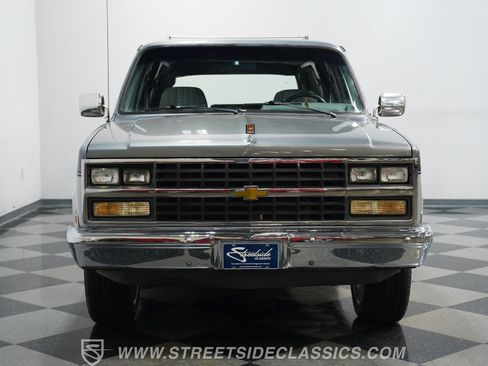 Used 1990 Chevrolet Suburban 2WD image 18