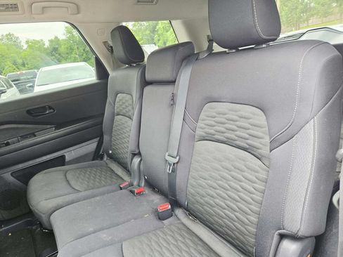Used 2024 Nissan Pathfinder S FWD image 11