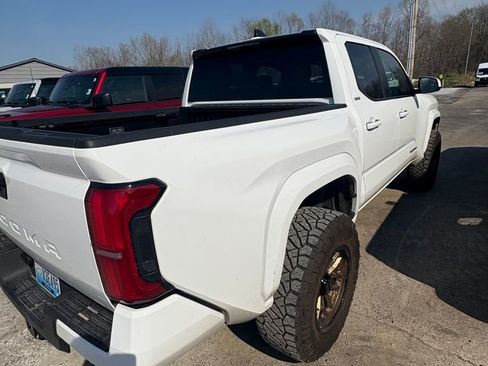 Used 2025 Toyota Tacoma SR5 image 3