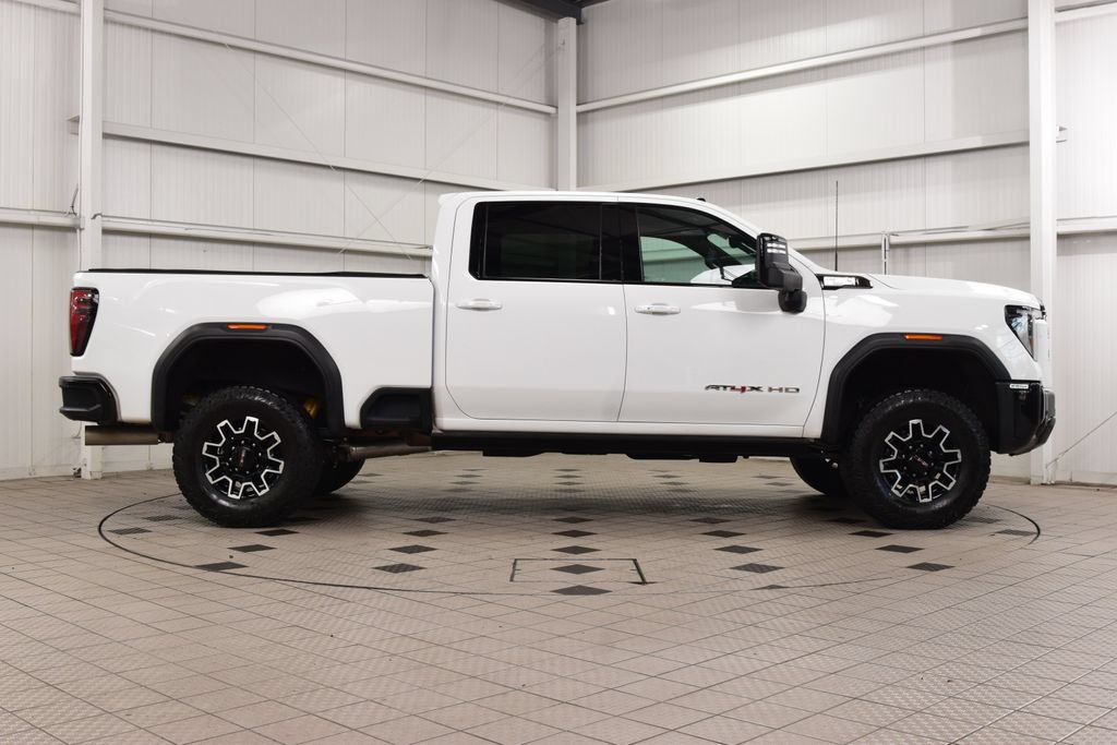 Used 2025 GMC Sierra 2500 AT4X AWD/4WD image 9