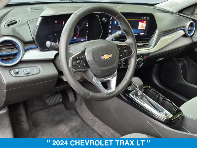 Used 2024 Chevrolet Trax LT w/ LT Convenience Package FWD image 15