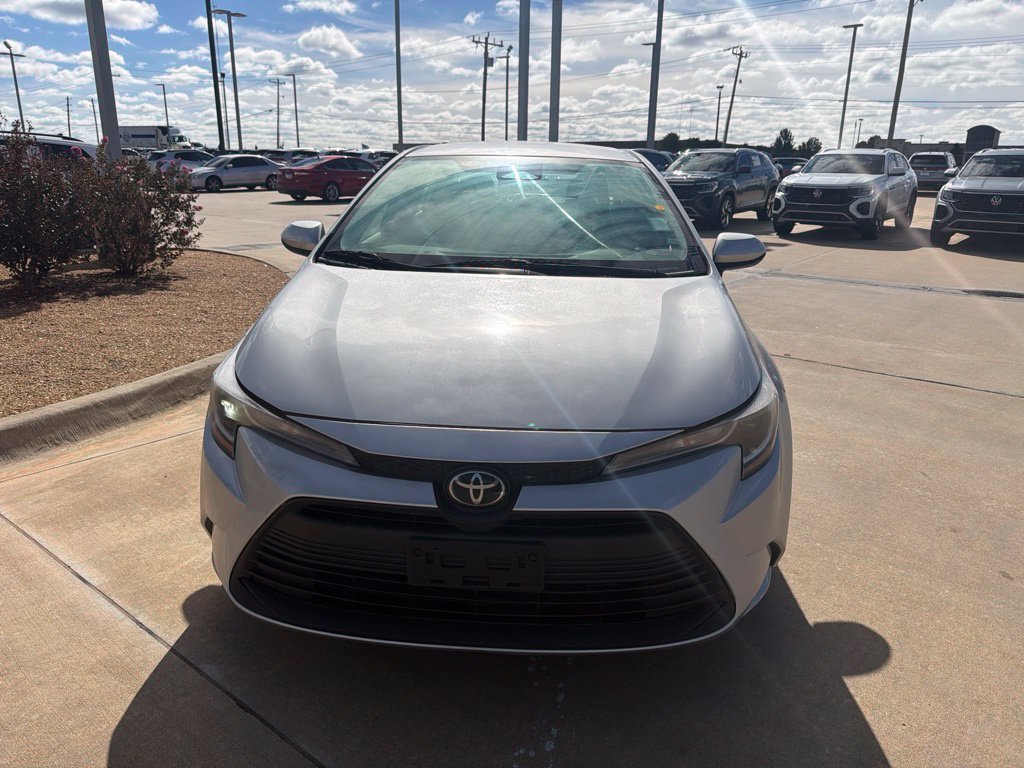 Used 2024 Toyota Corolla LE FWD image 2