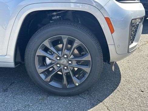 New 2026 Jeep Grand Cherokee Limited AWD/4WD image 14