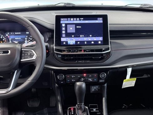 Used 2024 Jeep Compass Trailhawk image 22