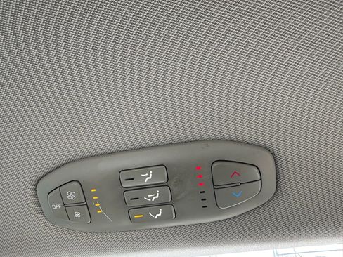 Used 2020 Kia Sedona L image 33