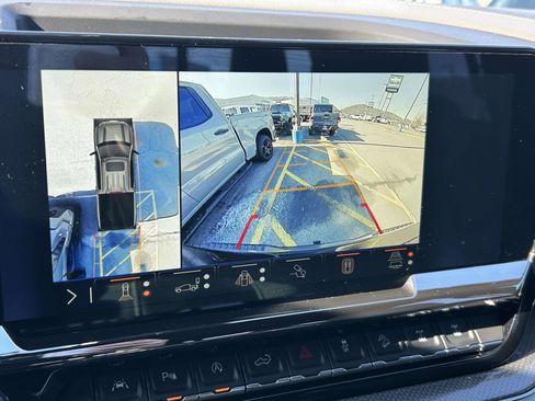 Used 2024 Chevrolet Silverado 1500 ZR2 w/ Technology Package image 28