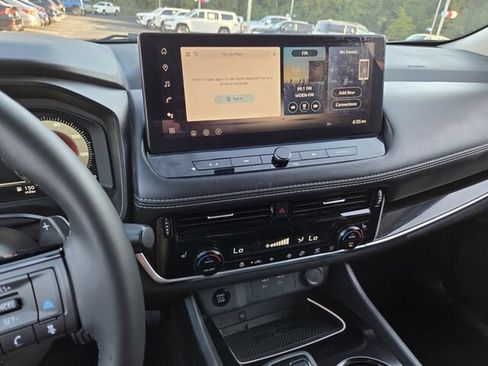 Used 2026 Nissan Rogue SL AWD/4WD image 26