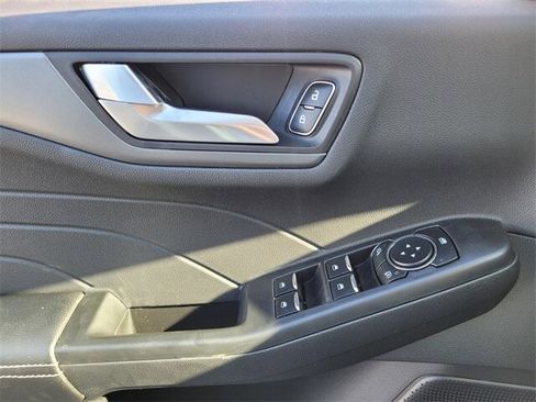 New 2025 Ford Escape SE image 24