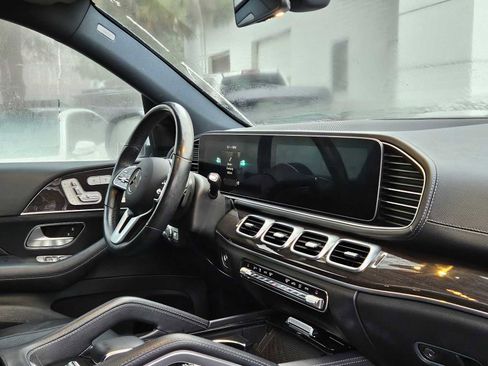 Used 2020 Mercedes-Benz GLS 450 4MATIC image 11