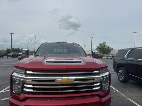 Used 2023 Chevrolet Silverado 2500 High Country w/ LPO, Hitch Package AWD/4WD image 2