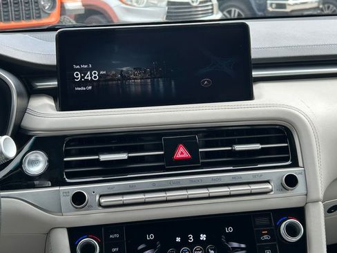 Used 2024 Genesis G70 2.5T image 18