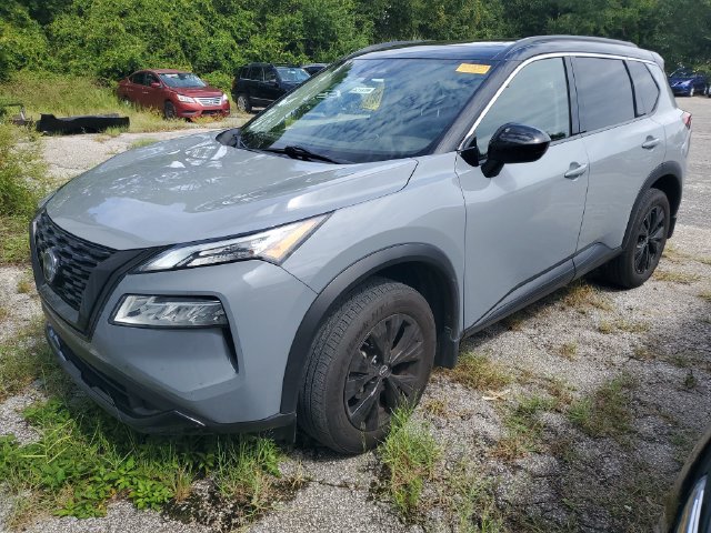 Used 2023 Nissan Rogue SV w/ SV Premium B Package FWD image 2