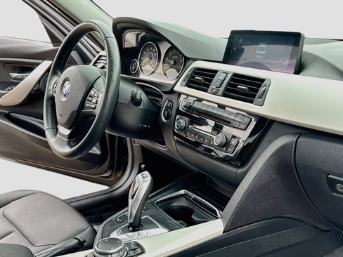 Used 2016 BMW 320i xDrive Sedan AWD/4WD image 15