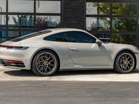 Used 2021 Porsche 911 Carrera RWD image 9