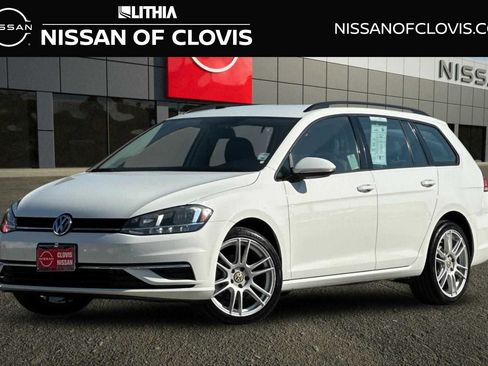 Used 2019 Volkswagen Golf S image 1