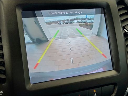 Used 2021 Jeep Cherokee Trailhawk w/ Comfort/Convenience Group image 10