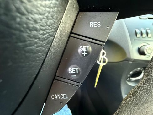 Used 2013 MAZDA MAZDA3 i Sport image 19