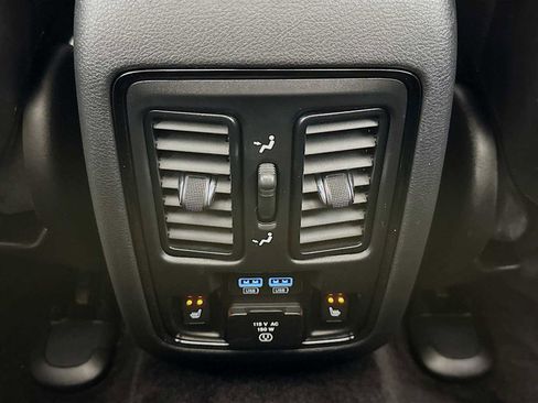 Used 2018 Jeep Grand Cherokee High Altitude image 24