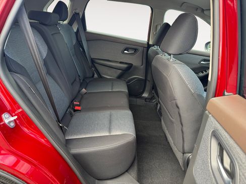 Used 2023 Nissan Rogue SV FWD image 18