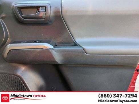 Certified 2022 Toyota Tacoma SR5 AWD/4WD image 34