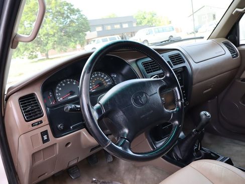 Used 2000 Toyota 4Runner SR5 image 15