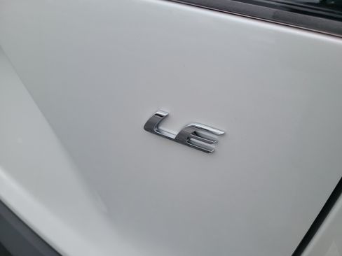 Used 2026 Toyota Corolla Cross LE FWD image 10