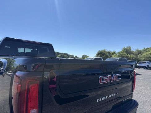 Used 2022 GMC Sierra 3500 Denali w/ Denali Ultimate Package AWD/4WD image 33