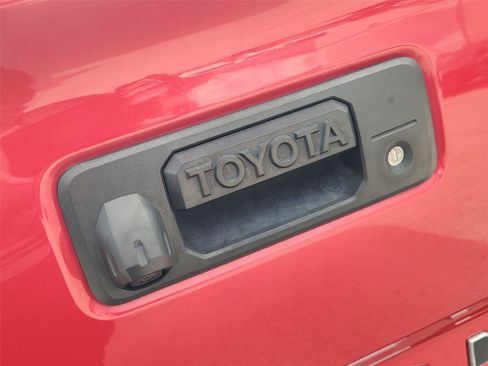 Used 2021 Toyota Tacoma TRD Off-Road w/ Technology Package AWD/4WD image 28