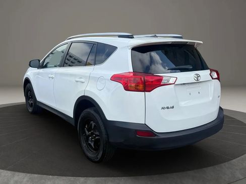 Used 2014 Toyota RAV4 LE image 7