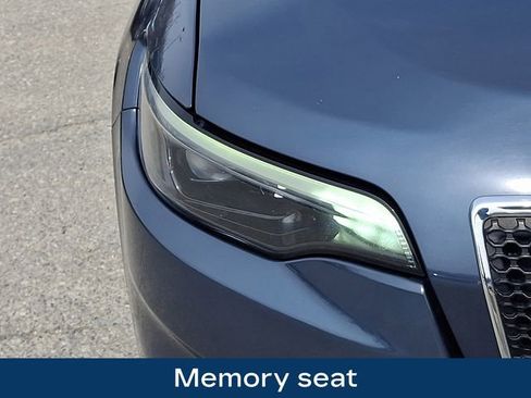 Used 2019 Jeep Cherokee Limited image 11