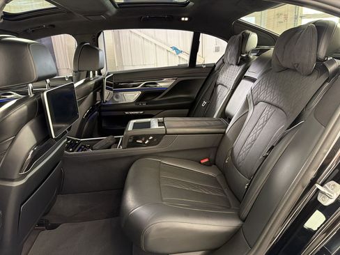 Used 2016 BMW 750i xDrive AWD/4WD image 22