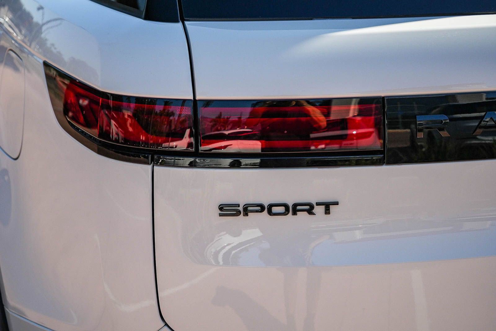 New 2026 Land Rover Range Rover Sport Dynamic SE AWD/4WD image 7