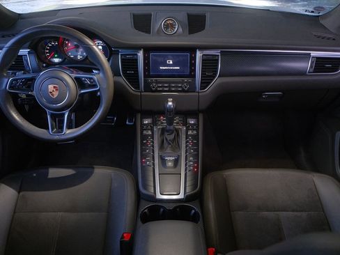 Used 2017 Porsche Macan S image 19