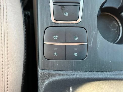 Used 2021 Ford Escape Titanium AWD/4WD image 28