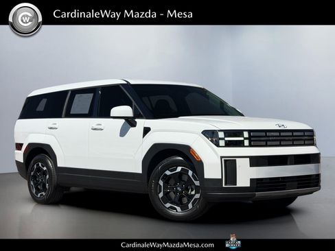Used 2025 Hyundai Santa Fe SE FWD image 1