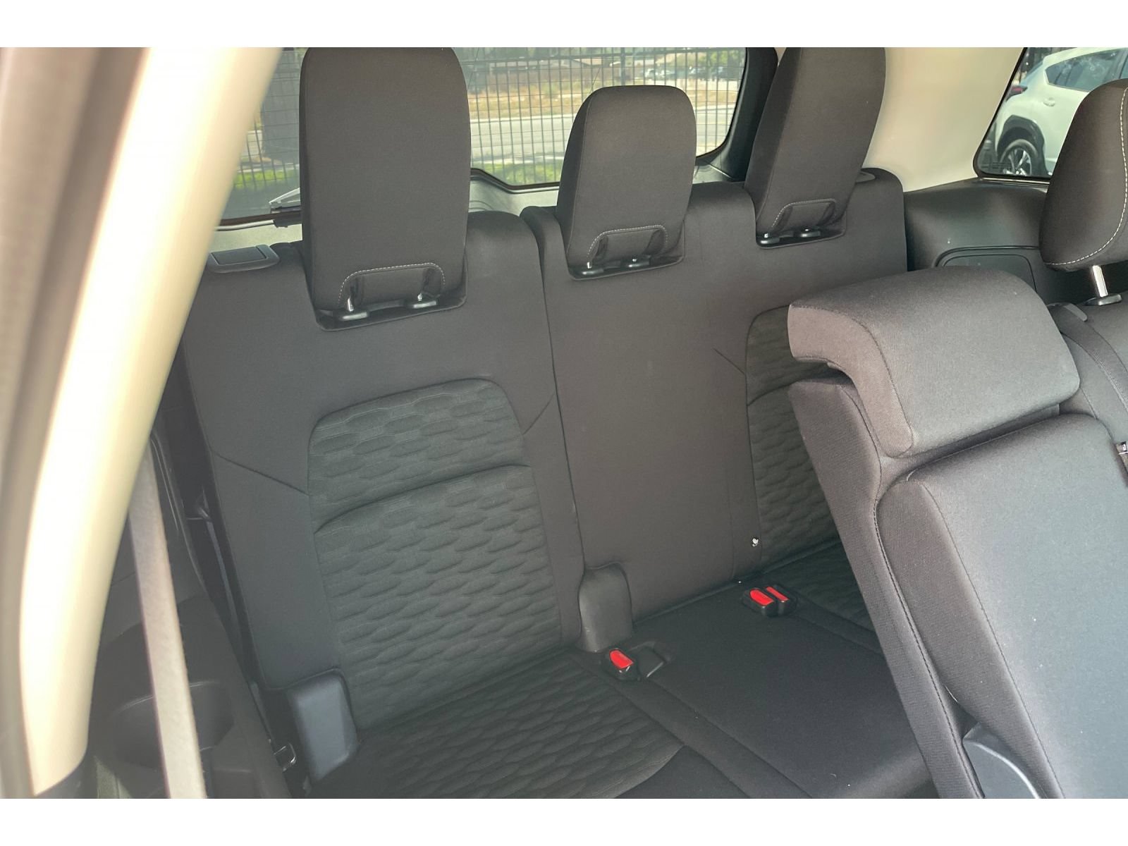 Used 2022 Nissan Pathfinder SV FWD image 19