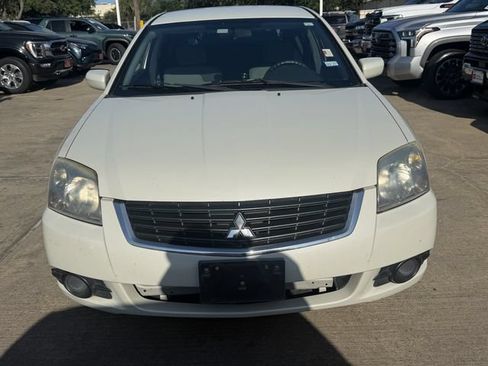 Used 2009 Mitsubishi Galant ES FWD image 2