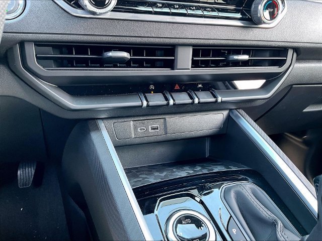New 2026 Chevrolet Colorado W/T w/ WT Custom Package AWD/4WD image 24