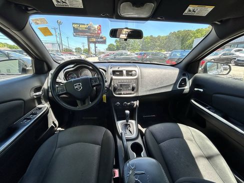 Used 2013 Dodge Avenger SE FWD image 5