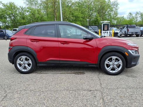 Used 2022 Hyundai Kona SEL w/ Cargo Package FWD image 9
