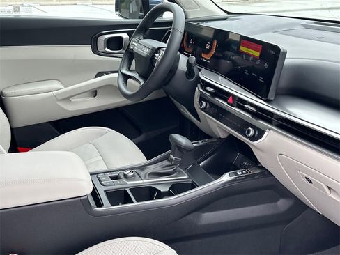 New 2026 Kia Sorento S image 12