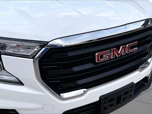 Used 2024 GMC Terrain SLE AWD/4WD image 29