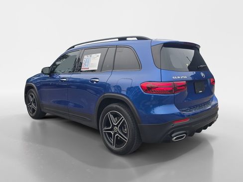 Used 2024 Mercedes-Benz GLB 250 image 3